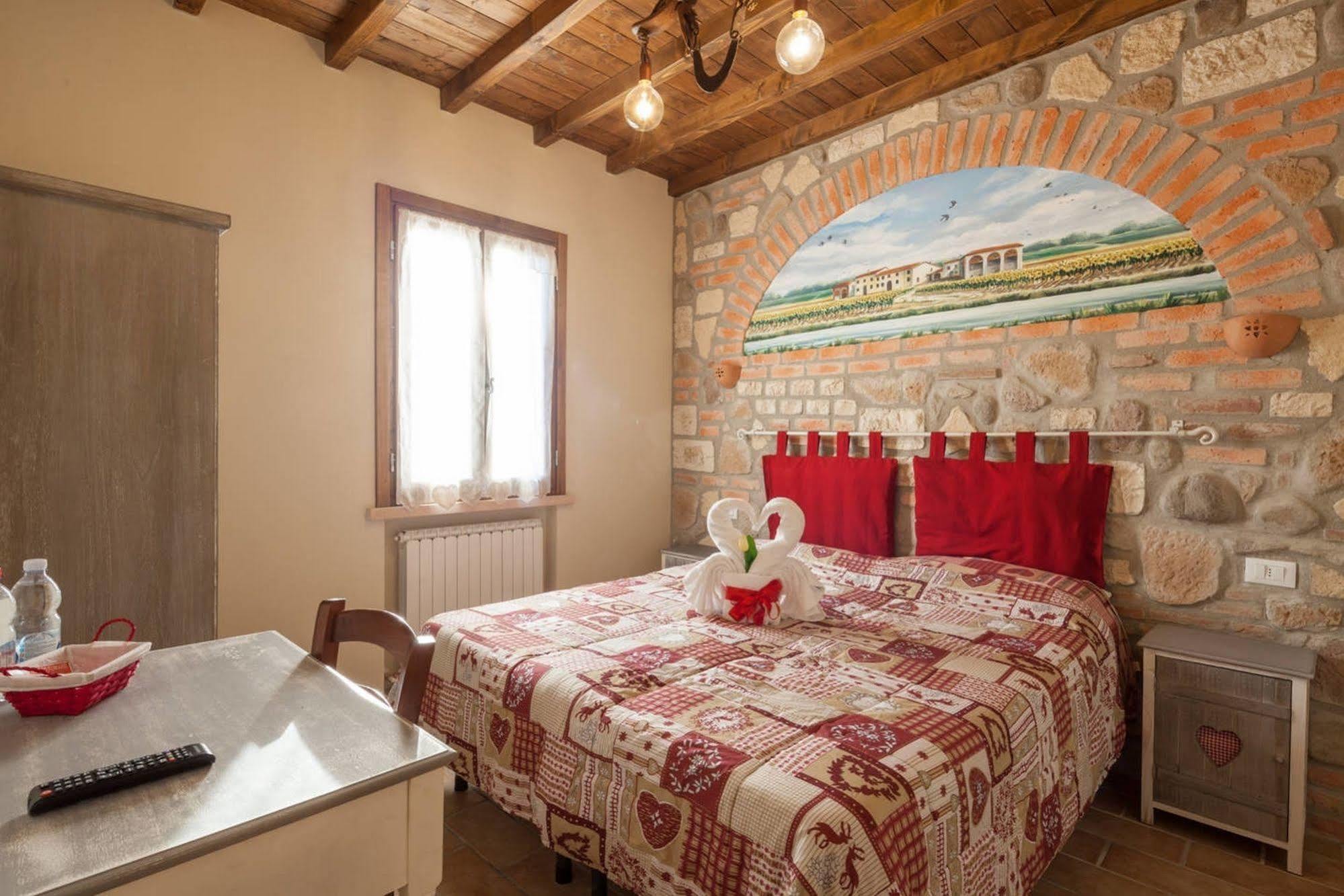 Roncoferraro La Casa Delle Rondini B&B 외부 사진