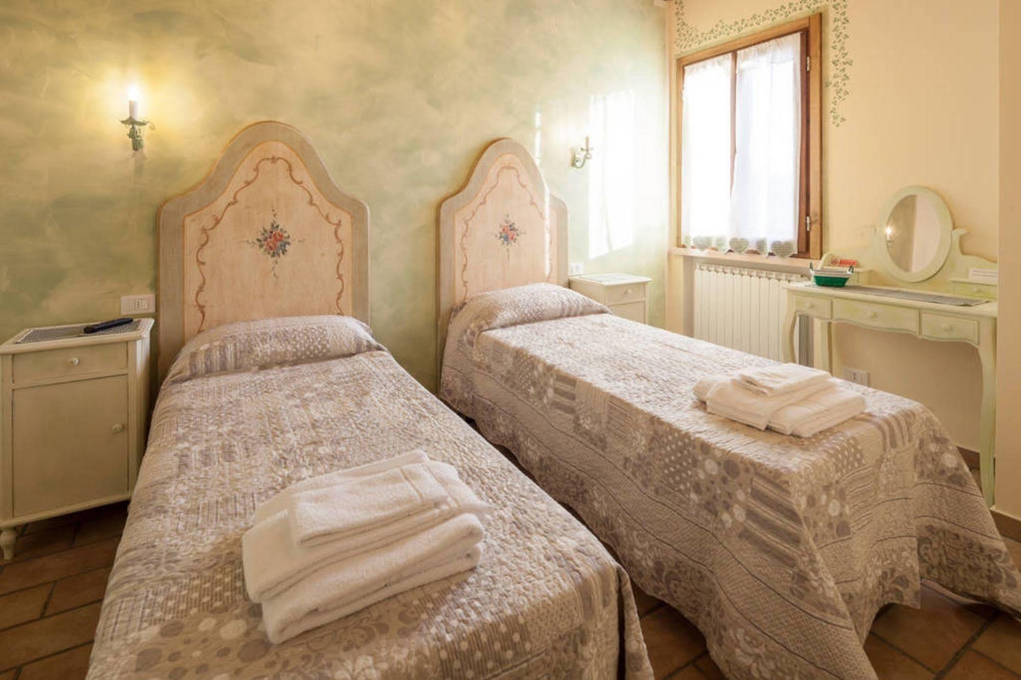 Roncoferraro La Casa Delle Rondini B&B 외부 사진