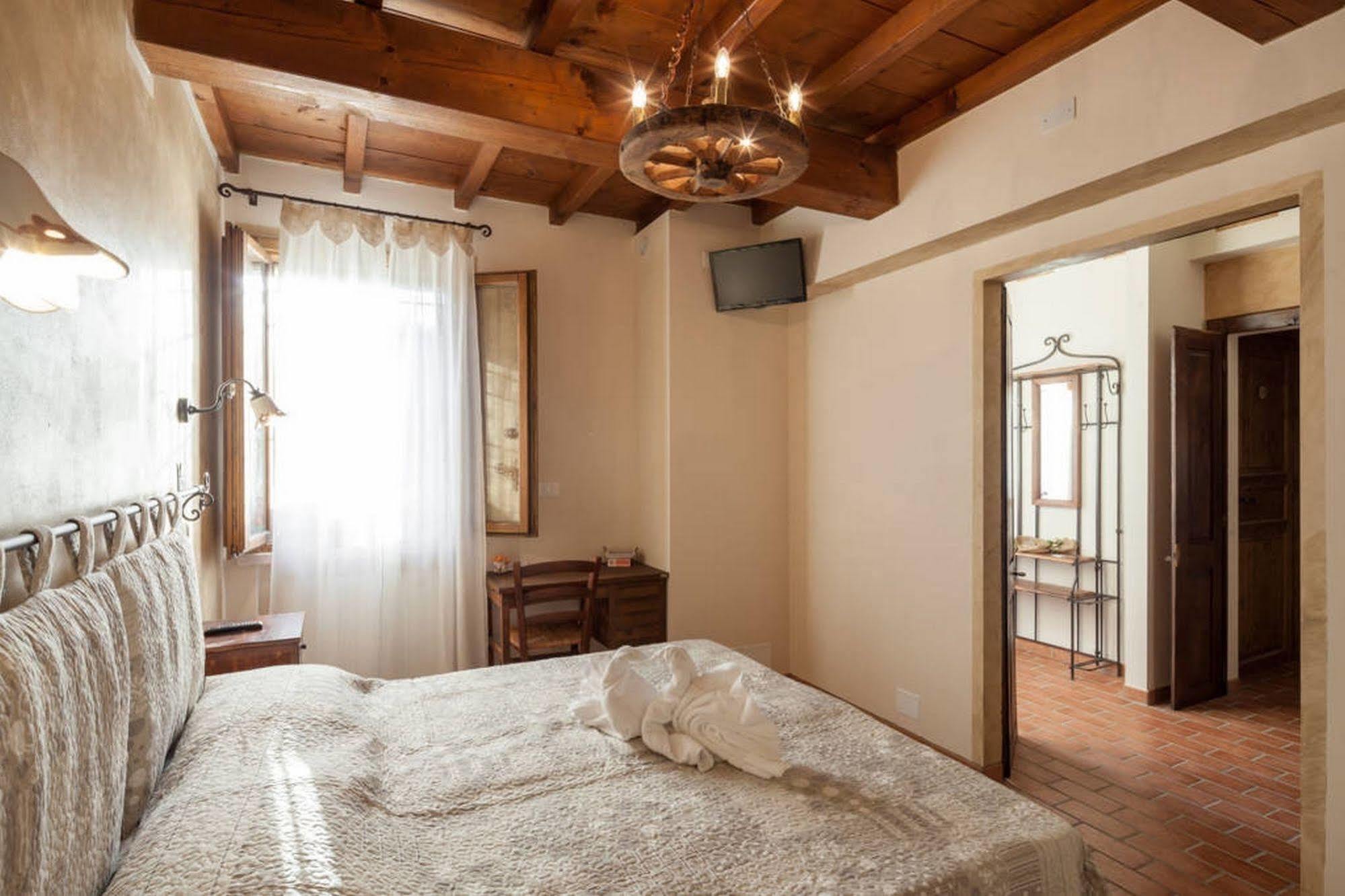 Roncoferraro La Casa Delle Rondini B&B 외부 사진