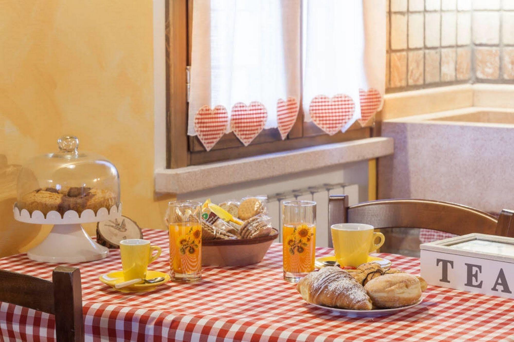 Roncoferraro La Casa Delle Rondini B&B 외부 사진