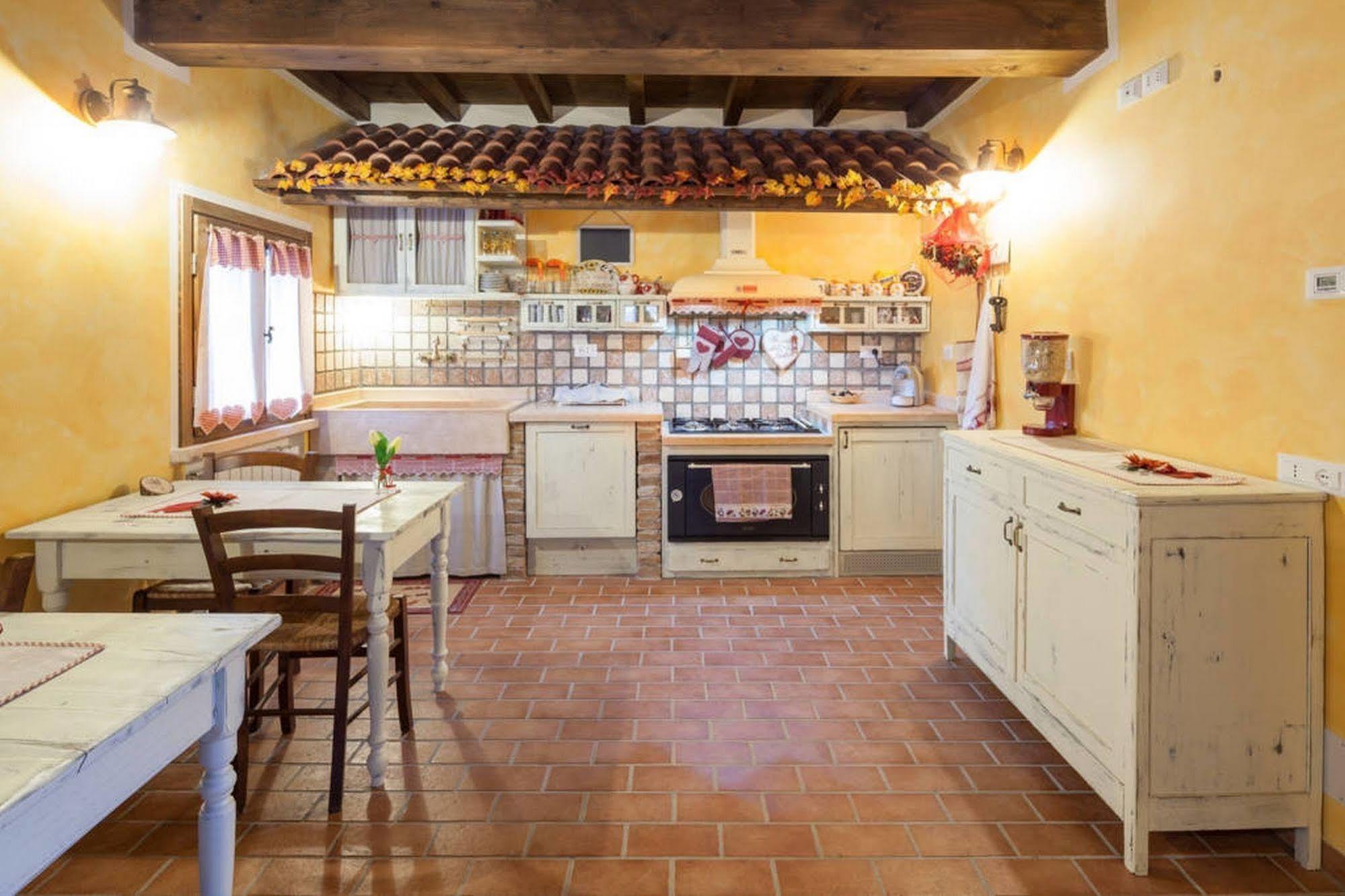 Roncoferraro La Casa Delle Rondini B&B 외부 사진